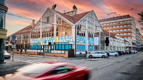 Compania de stocare Boxyland se lansează în România și deschide în București primul spațiu de depozitare complet automatizat