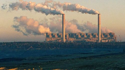 Guvernul României a reușit doar să salveze 575 MW pe cărbune pentru iarna aceasta, dar grupurile vor fi oricum închise în august 2026 / Ce spune Comisia Europeană despre demersurile României