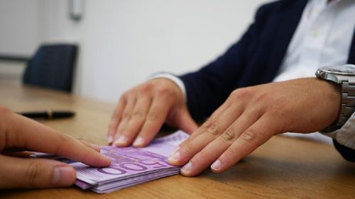Romgaz a depus 100 milioane lei la Vista Bank, fosta Marfin / Banca este controlată printr-un offshore cipriot de industriaşi greci care au rafinat ani de zile petrol rusesc