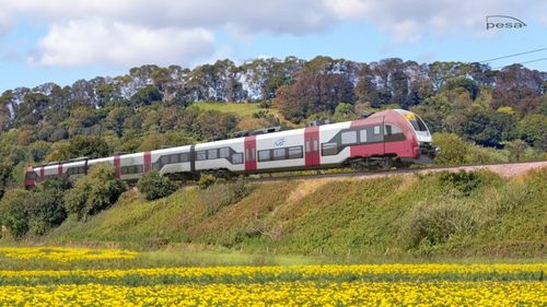 Contractul pentru 20 de trenuri electrice de lung parcurs: Oferta PESA (Polonia) desemnată câștigătoare și după reevaluare/Alstom poate contesta decizia