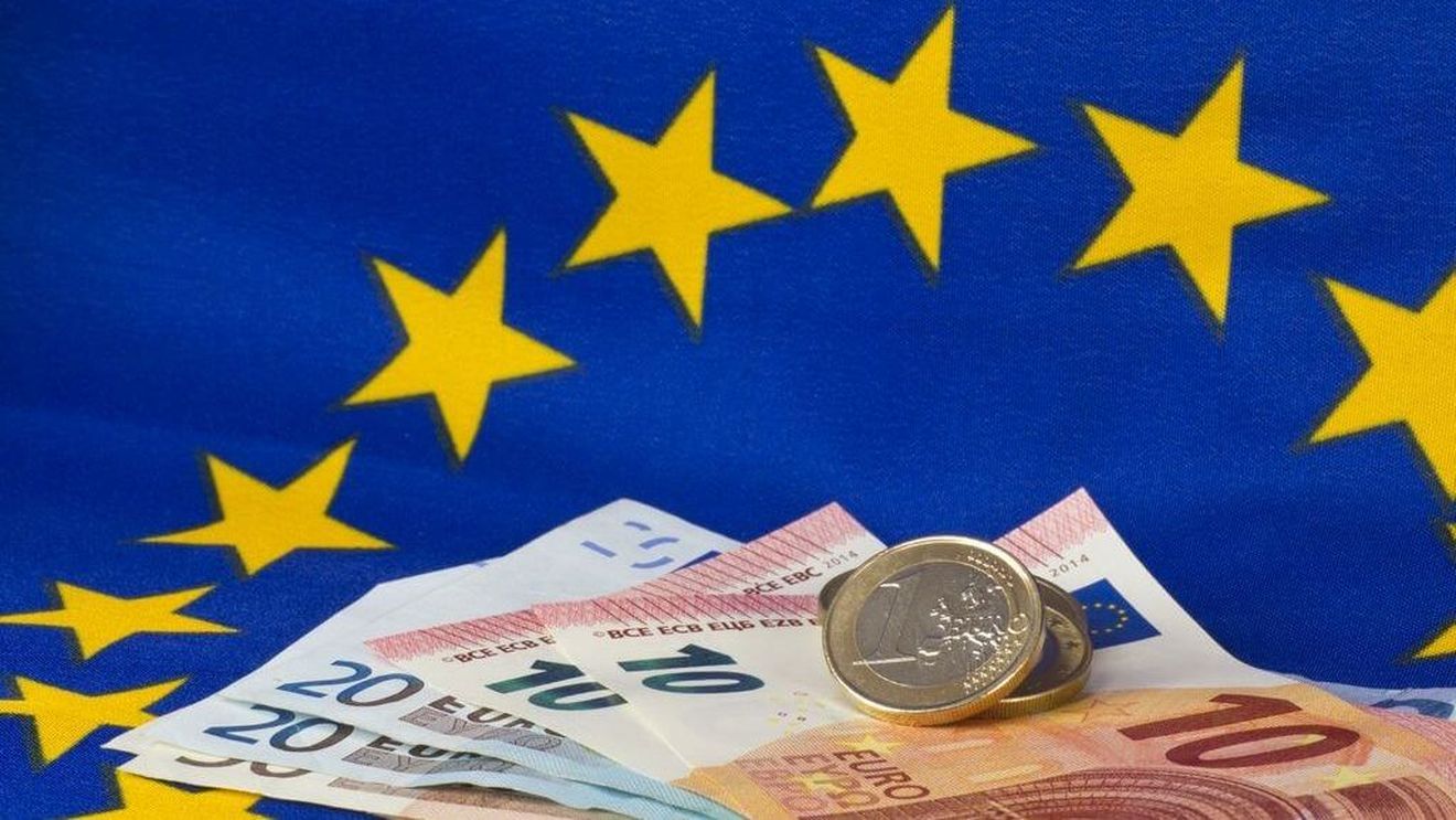 România e încă departe de zona euro: Inflația, deficitul, ratele dobânzilor sunt mult peste valorile de referință din UE