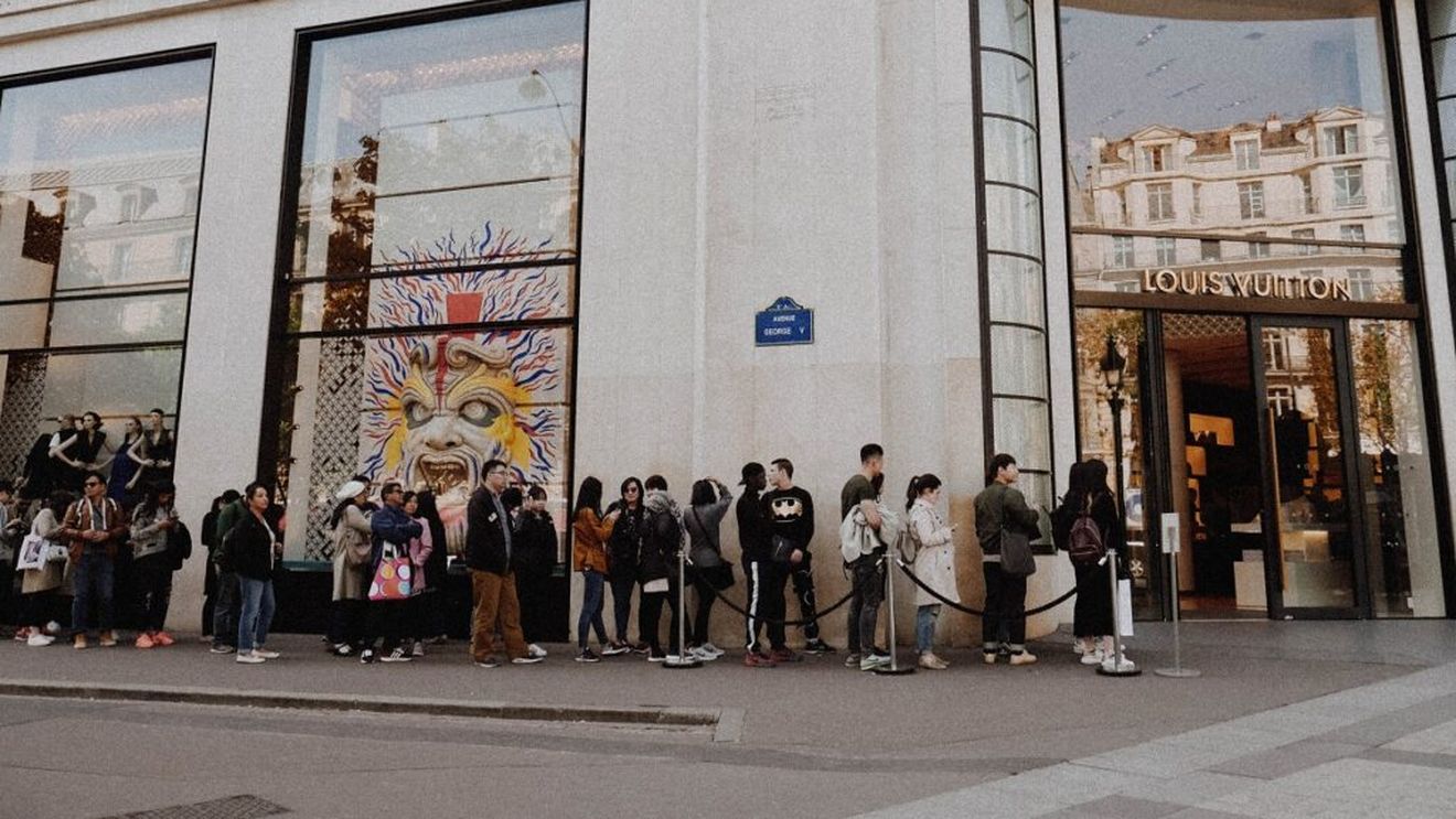 Vânzările de haine de lux au înregistrat creșteri în al patrulea trimestru din 2021. Louis Vuitton și Dior au fost brandurile care au marcat creșterile grupului LVMH