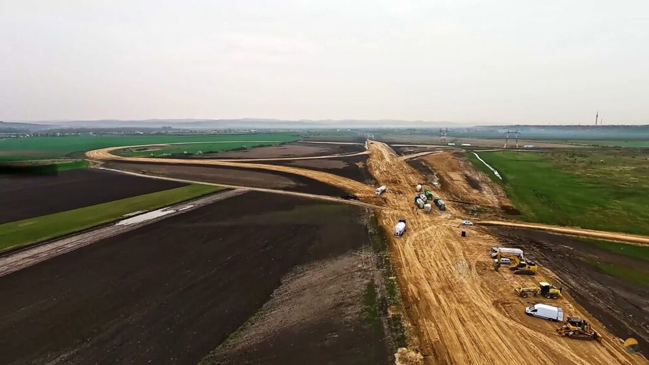 Compania de Drumuri scoate proiectarea din 3 contracte de autostrăzi și drumuri expres deja semnate și le mută în licitații noi pentru proiectare și execuție
