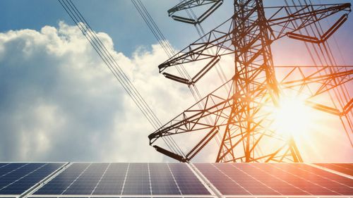 Record în producția de energie fotovoltaică: o treime din toată energia produsă în România. Hidroelectrica uzinează la sub 10% din capacitate