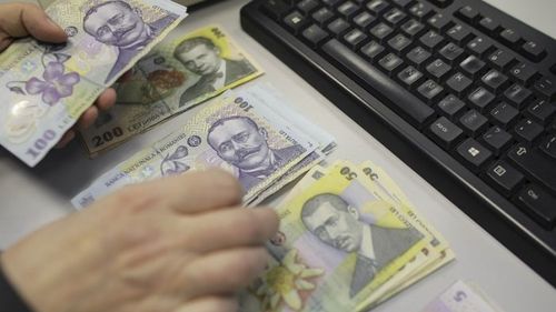 BNR: Deficitul de cont curent s-a majorat  în primele 11 luni cu peste 60 % și a depășit 25 de miliarde de euro / Datoria externă a crescut cu peste 7 miliarde de euro