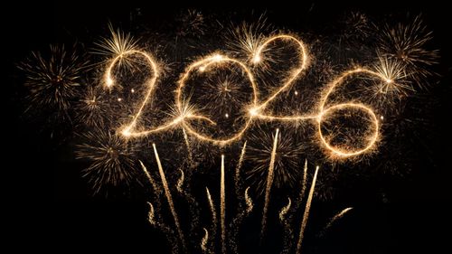 La mulți ani! Echipa Economedia vă dorește un an bun, cu inspirație și oportunități!