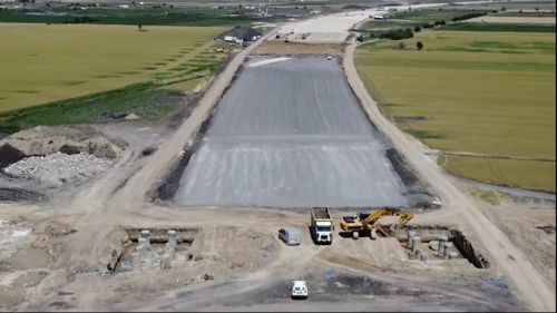 Inspecția Muncii a descoperit 190 de muncitori care lucrau fără forme legale, la o descărcare arheologică pe Lotul 3 de pe Autostrada A7 Ploiești - Buzău