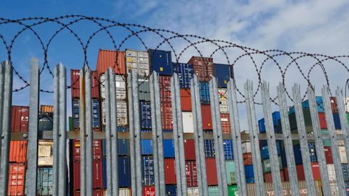 „Bazooka comercială”. UE ar putea riposta împotriva tarifelor lui Trump prin activarea instrumentului anti-coerciţie, considerat „o opţiune nucleară” în politica comercială