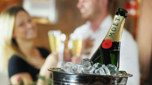 Un sondaj arată că marea majoritate a europenilor sprijină tarifele de retorsiune împotriva SUA 