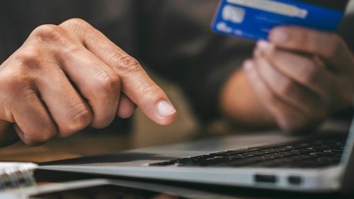 Încă o bancă a intrat în sistemul de plăți instant. Sunt 9 bănci care permit transferuri de bani în câteva secunde