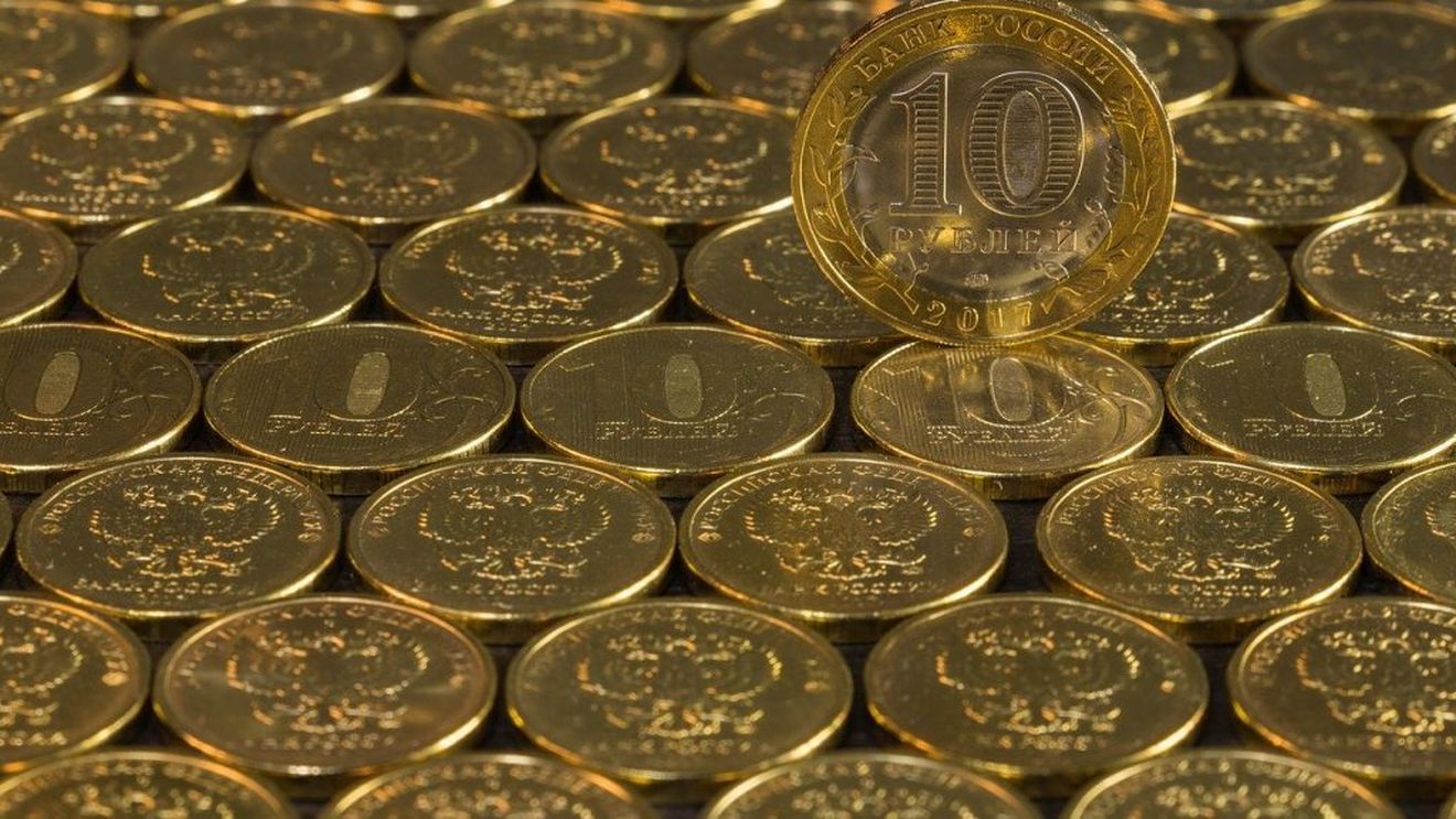 Rubla se îndreaptă spre cea mai mare pierdere zilnică din martie 2020