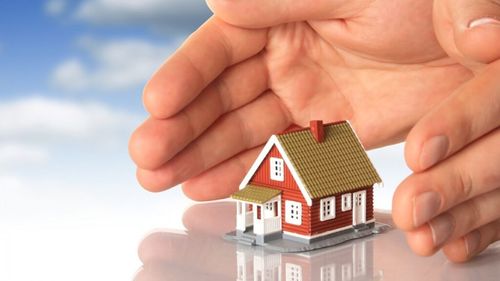 În luptă cu declinul demografic: Guvernul le va oferi părinților din Serbia subvenții pentru achiziționarea unei locuințe