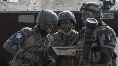 ANALIZĂ Ce industrie de apărare are România. De la scandaluri, politizare și subfinanțare, la noul context european, care aduce finanțări uriașe de Apărare pentru țările UE