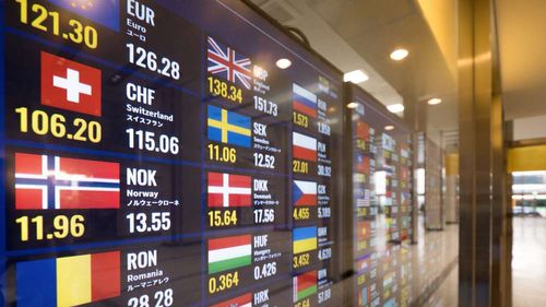 Euro, la cea mai redusă valoare din ultimii doi ani, după anunțul privind taxele vamale ale lui Trump